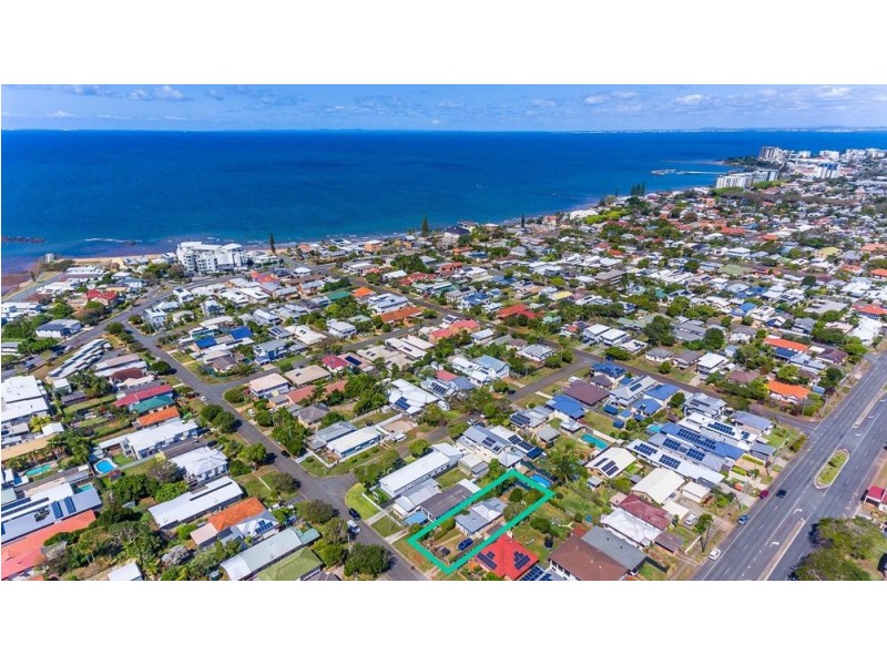 33 James Street, Scarborough QLD 4020