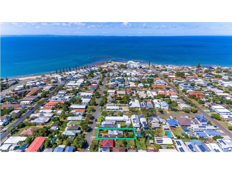 33 James Street, Scarborough QLD 4020