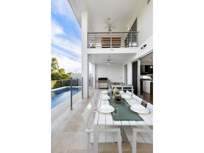 32 Dunes Crescent, North Lakes QLD 4509