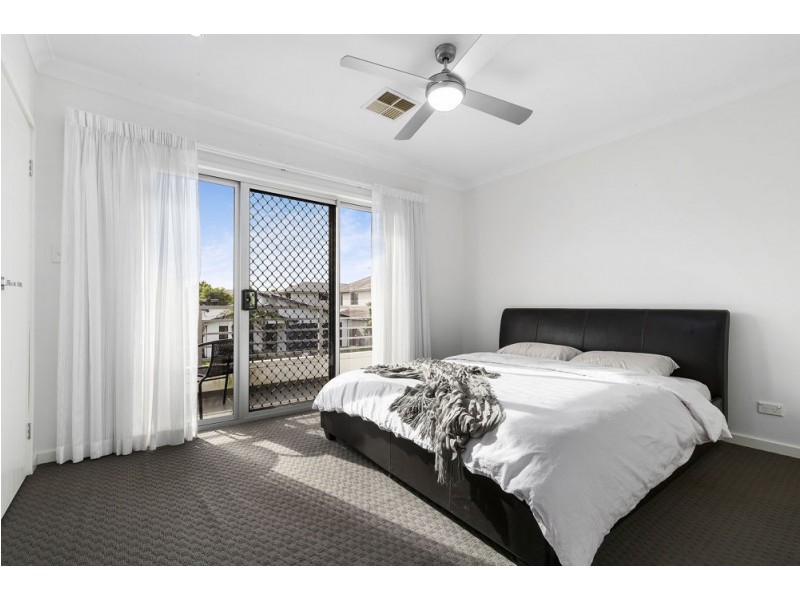 32 Dunes Crescent, North Lakes QLD 4509