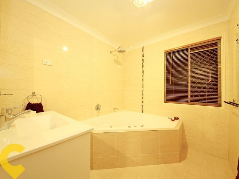 23 Mitchell Place, Forest Lake QLD 4078