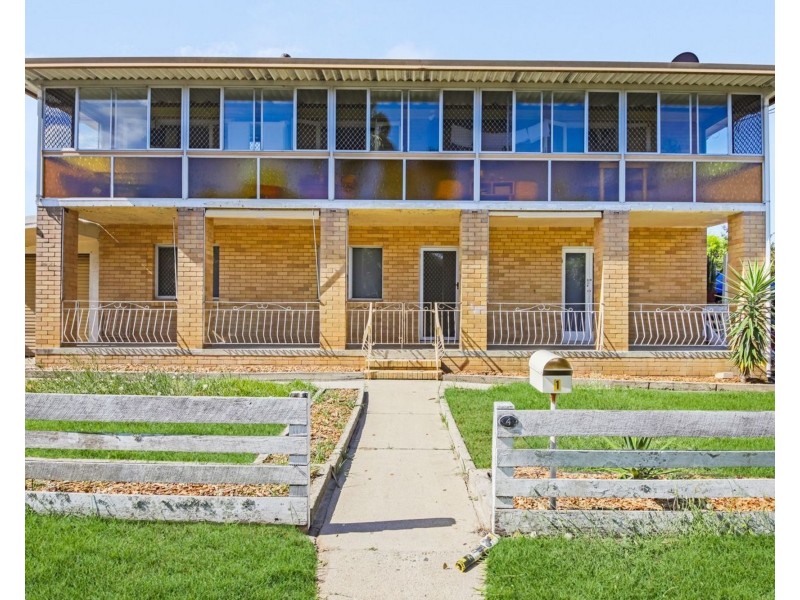 1/4 Rotary Crescent, Redcliffe QLD 4020