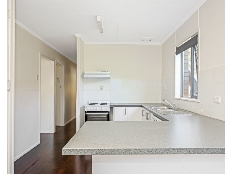 1/4 Rotary Crescent, Redcliffe QLD 4020