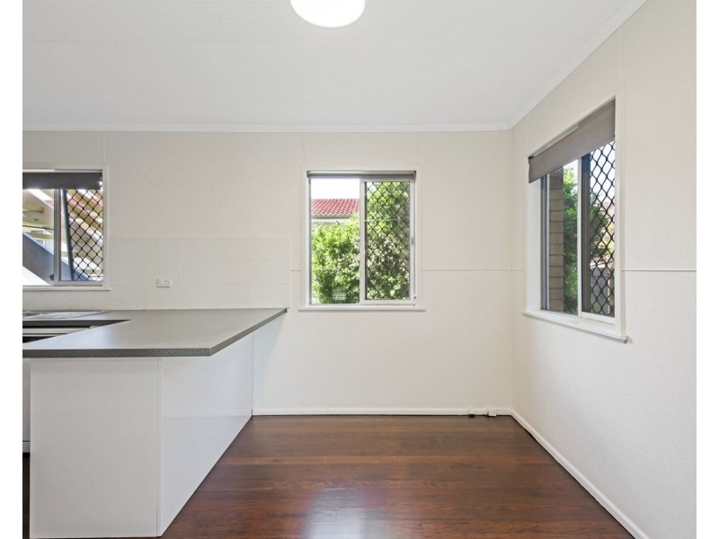 1/4 Rotary Crescent, Redcliffe QLD 4020