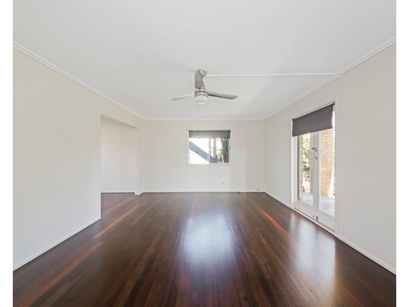 1/4 Rotary Crescent, Redcliffe QLD 4020