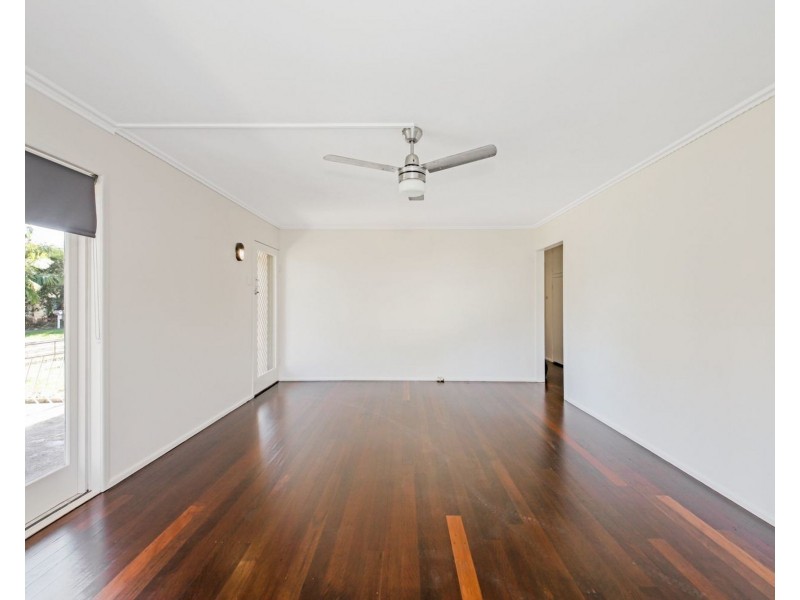 1/4 Rotary Crescent, Redcliffe QLD 4020
