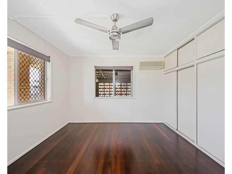 1/4 Rotary Crescent, Redcliffe QLD 4020