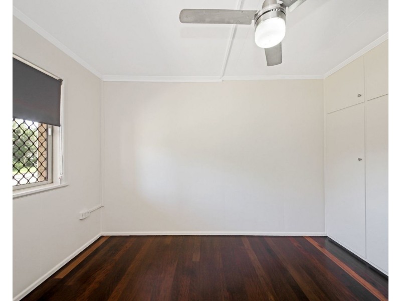 1/4 Rotary Crescent, Redcliffe QLD 4020