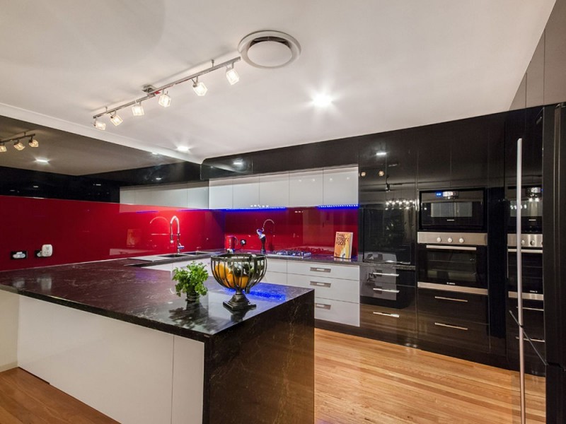 3 Renae Court, Eatons Hill QLD 4037