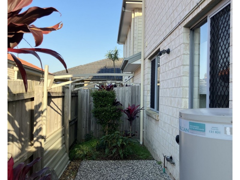 1/2 Hartnett Street, North Lakes QLD 4509