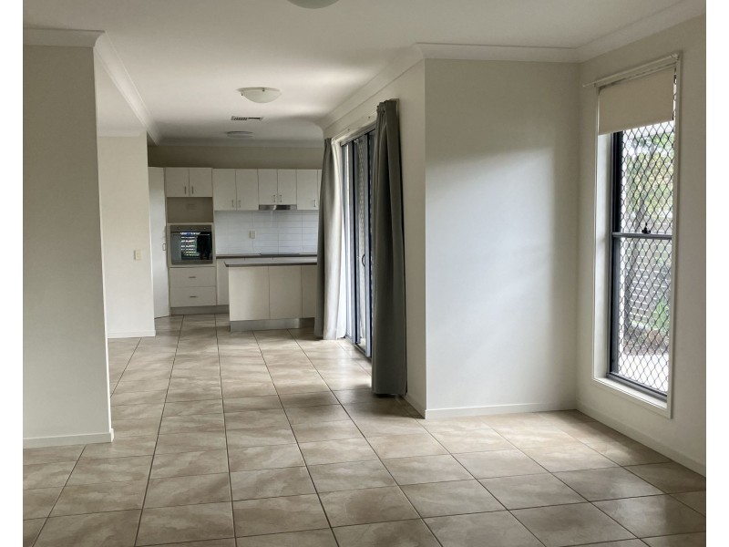 1/2 Hartnett Street, North Lakes QLD 4509