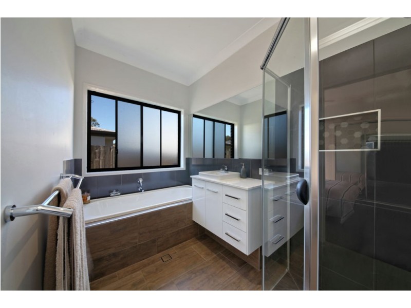 18 Junction Road, Griffin QLD 4503