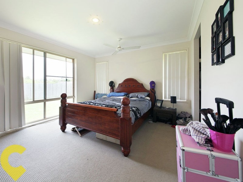 8 Wirragrove Circuit, Kallangur QLD 4503