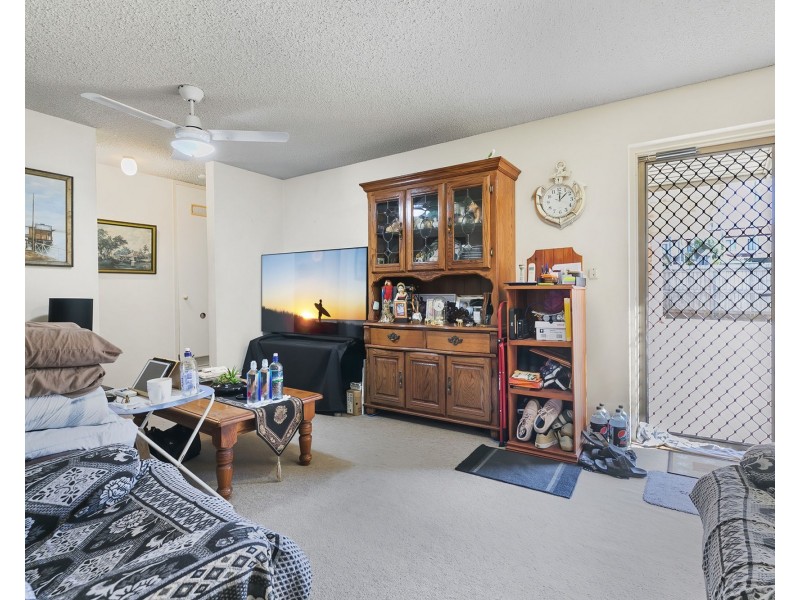 2/137 Prince Edward Parade, Scarborough QLD 4020