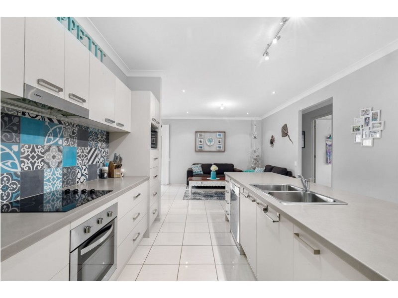 5 Chaps Close, Narangba QLD 4504