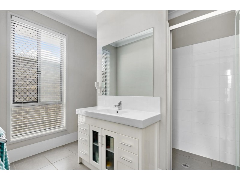 5 Chaps Close, Narangba QLD 4504