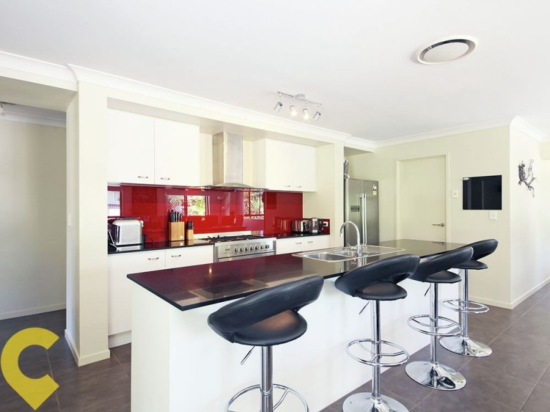 16 Hirst Court, Ningi QLD 4511