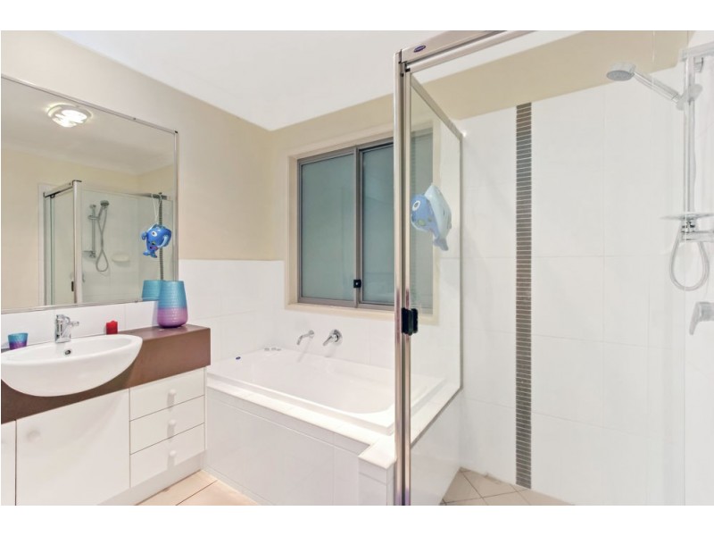 16 Caper White Court, Kallangur QLD 4503