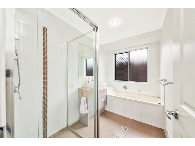 21 Sandstone Boulevard, Ningi QLD 4511