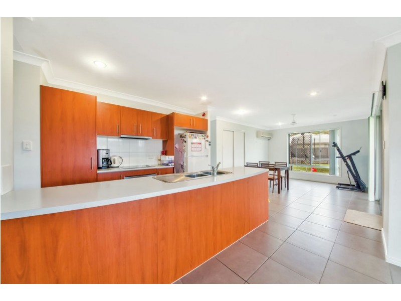 21 Sandstone Boulevard, Ningi QLD 4511
