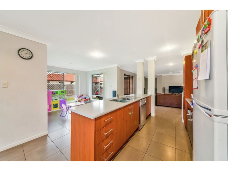 21 Sandstone Boulevard, Ningi QLD 4511