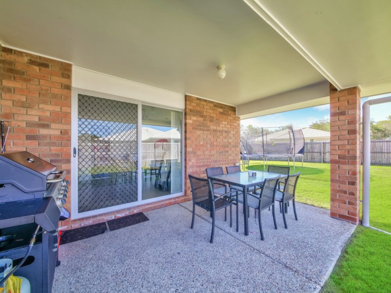 21 Sandstone Boulevard, Ningi QLD 4511