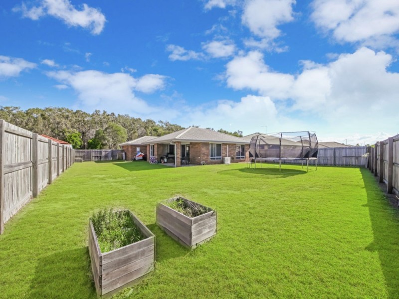21 Sandstone Boulevard, Ningi QLD 4511