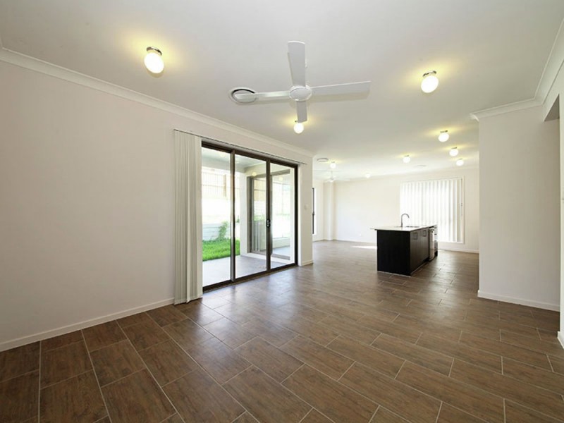 23 Dewberry Place, Bridgeman Downs QLD 4035