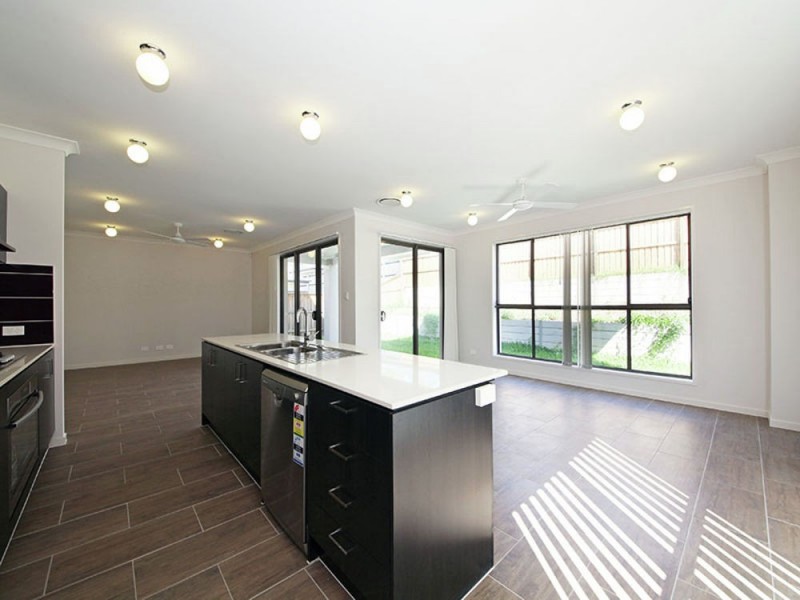 23 Dewberry Place, Bridgeman Downs QLD 4035