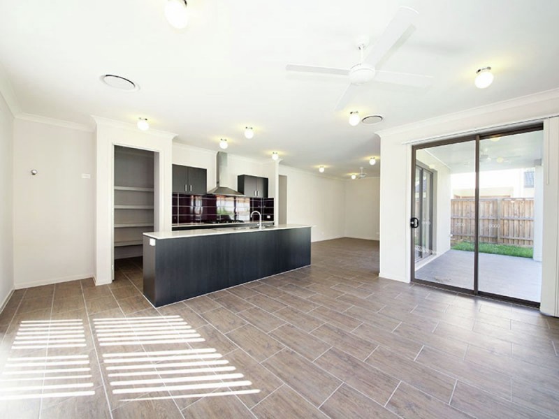 23 Dewberry Place, Bridgeman Downs QLD 4035