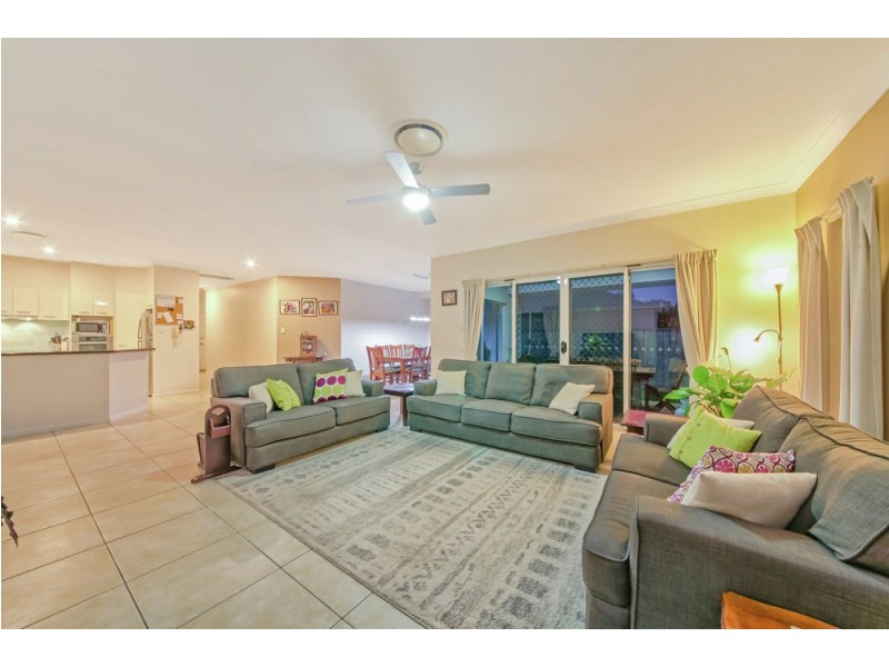 2 Douglas Circuit, North Lakes QLD 4509