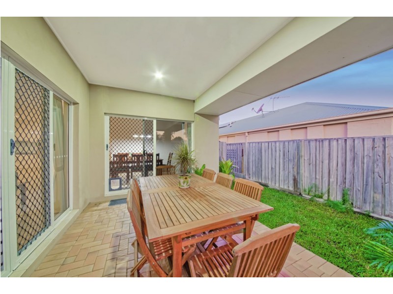 2 Douglas Circuit, North Lakes QLD 4509