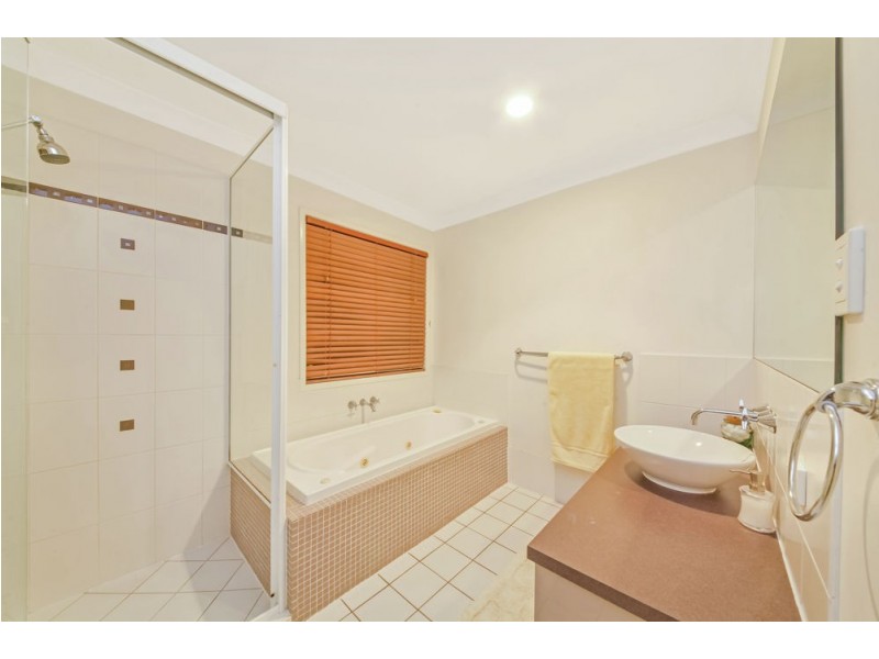 2 Douglas Circuit, North Lakes QLD 4509