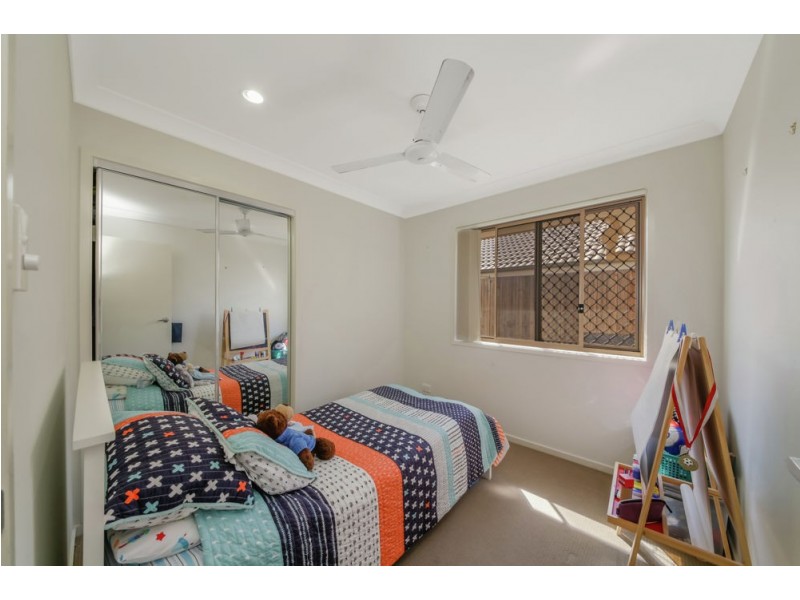 98 Mackintosh Drive, North Lakes QLD 4509