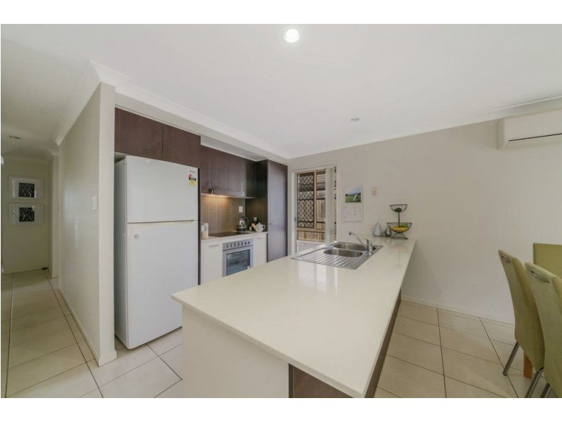 98 Mackintosh Drive, North Lakes QLD 4509