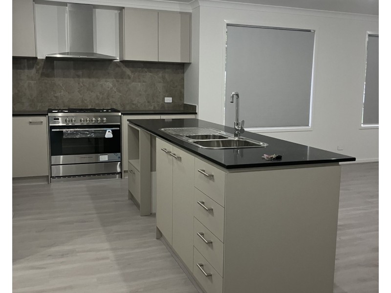 1241 Anzac Avenue, Kallangur QLD 4503