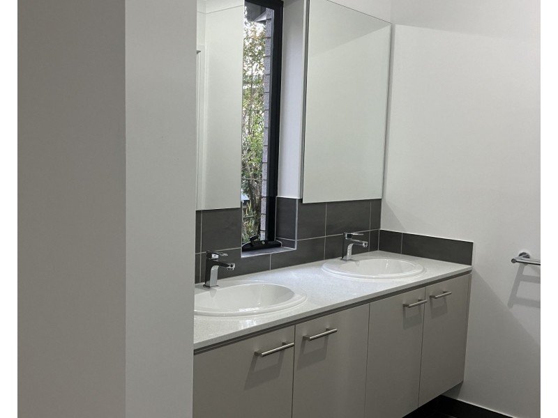 1241 Anzac Avenue, Kallangur QLD 4503