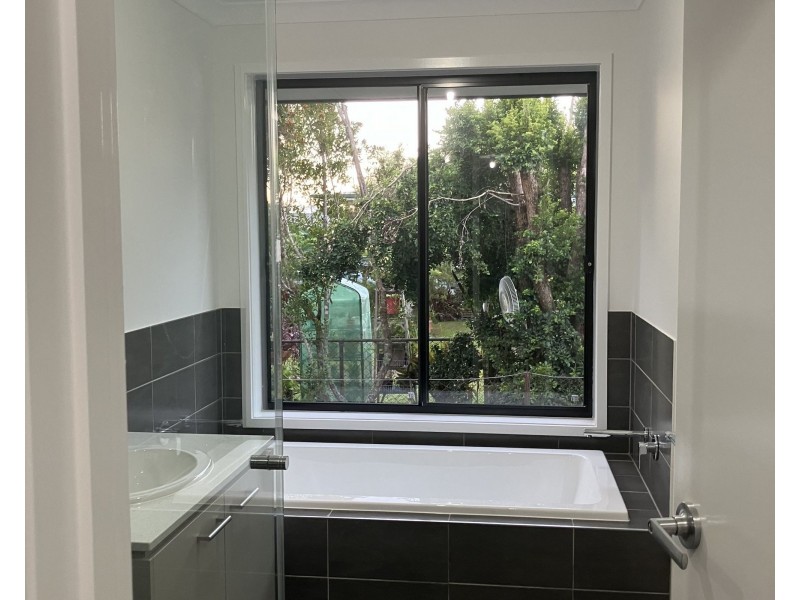 1241 Anzac Avenue, Kallangur QLD 4503