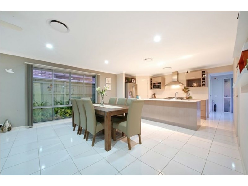 19 Severn Crescent, North Lakes QLD 4509