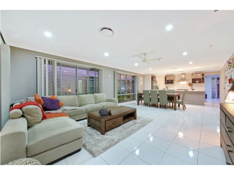 19 Severn Crescent, North Lakes QLD 4509