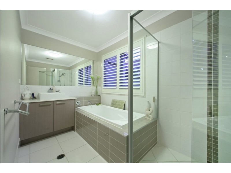 19 Severn Crescent, North Lakes QLD 4509