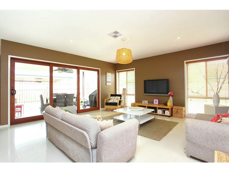 33 Morfontaine Street, North Lakes QLD 4509