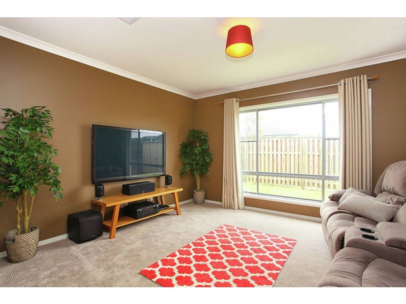 33 Morfontaine Street, North Lakes QLD 4509