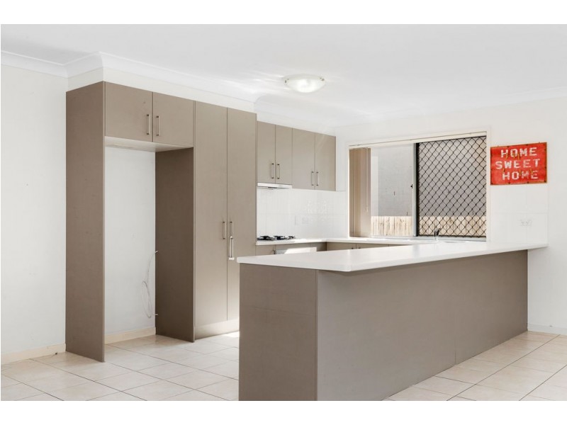 8 Melville Parade, North Lakes QLD 4509