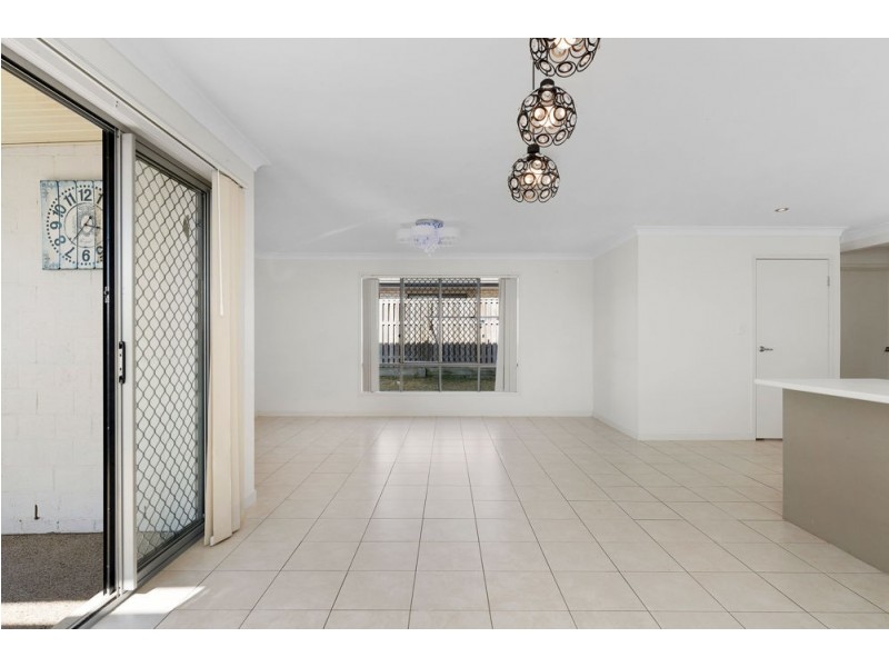 8 Melville Parade, North Lakes QLD 4509