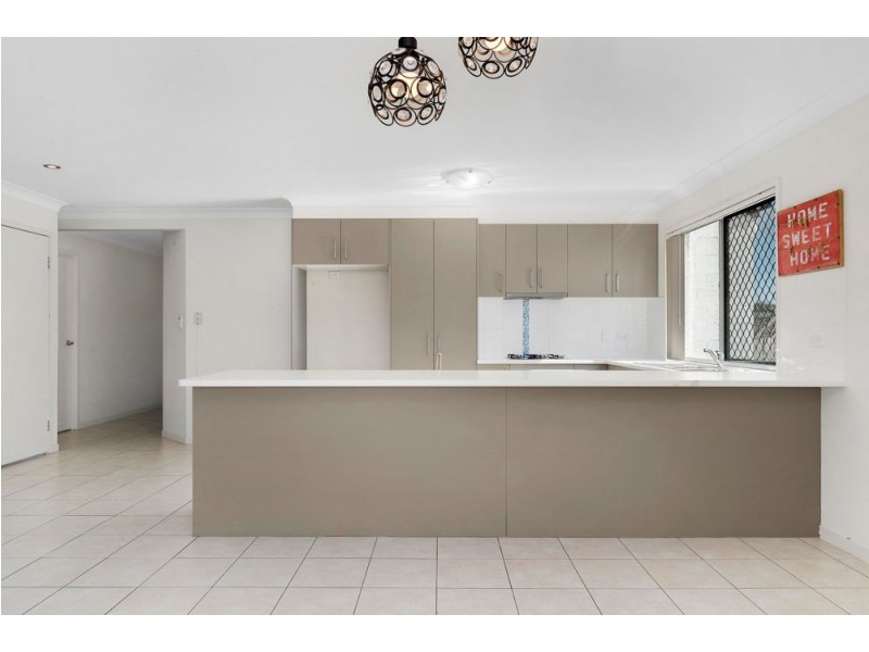 8 Melville Parade, North Lakes QLD 4509