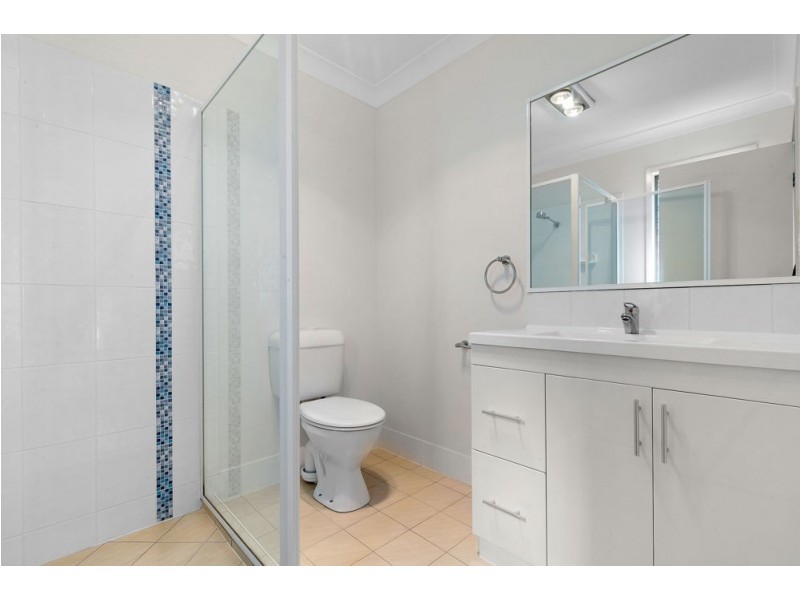 8 Melville Parade, North Lakes QLD 4509