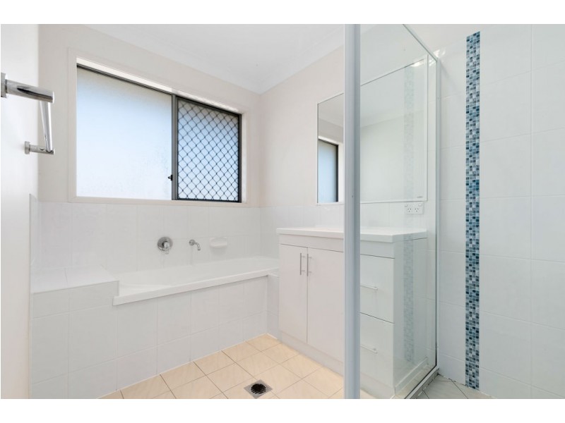 8 Melville Parade, North Lakes QLD 4509