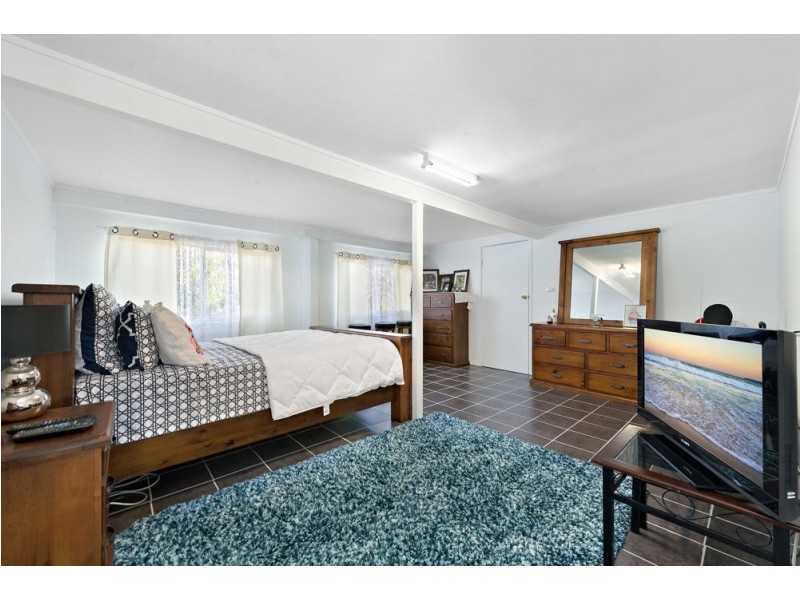 6 Lucas Street, Scarborough QLD 4020