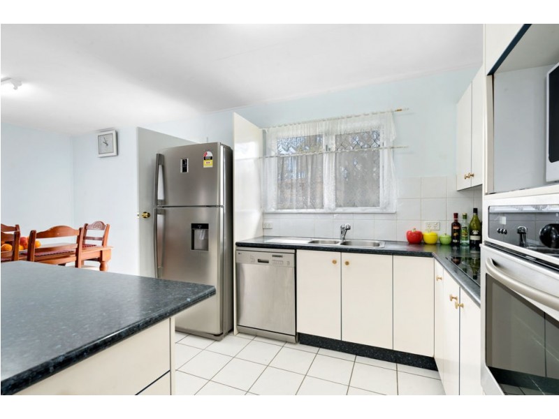 6 Lucas Street, Scarborough QLD 4020